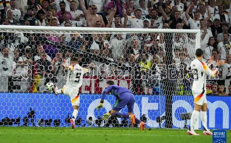 蒙自：运动魅力的绿茵之旅